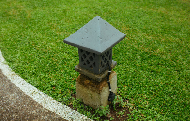 在亚洲的街道上点亮了一盏灯图片下载