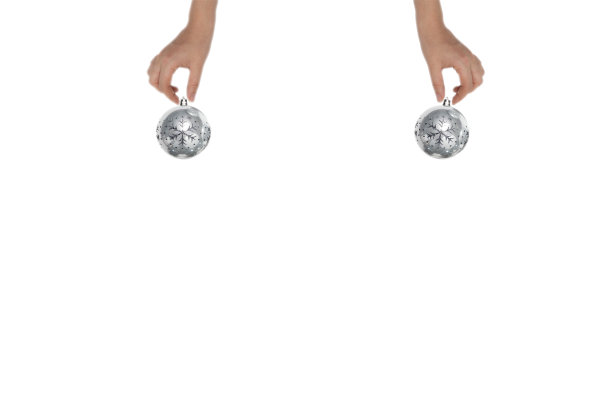 圣诞球在手孤立的白色背景，文字空间图片下载