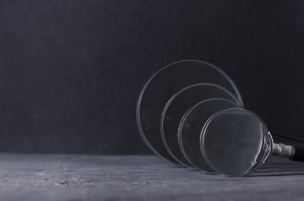 许多放大镜的工具包。不同光学放大镜功率图片下载