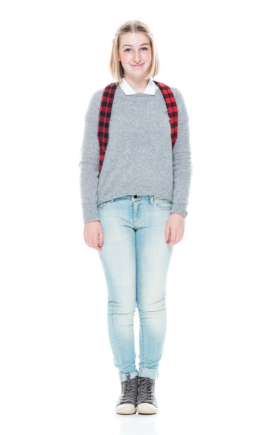 全长/正面视图/看着相机16-17岁美丽的金发z一代年轻女性/少女/学生/高中生/初中生肩并肩站着拿着包图片下载