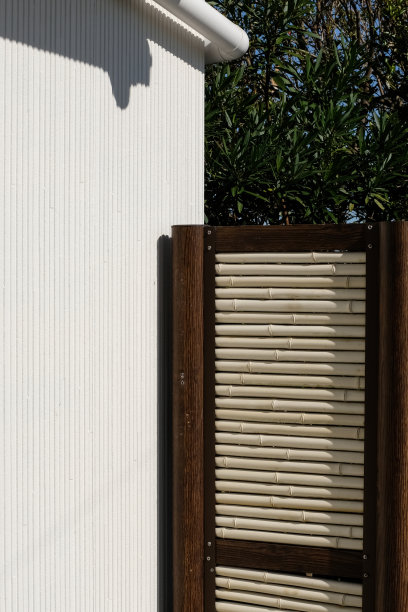 日本传统风格的竹制小门图片下载