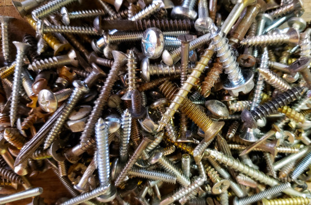 螺丝堆，五金，建筑用品图片下载