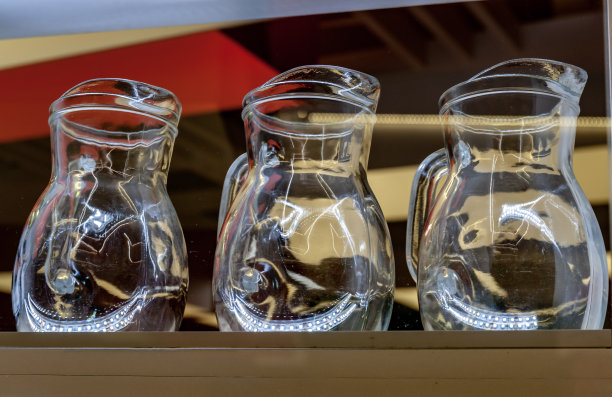 空的玻璃壶图片下载