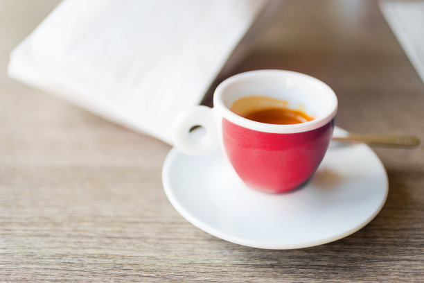 桌上有浓咖啡图片下载