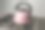 厨房煤气炉上的粉红色水壶图片下载