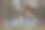 木制儿童游乐场后面的装饰彩色篱笆在一个秋天的公园图片下载