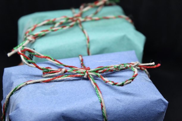 两个圣诞礼物图片下载