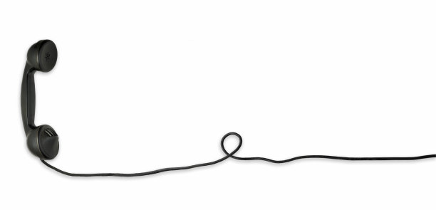 一个黑色的老式电话听筒。图片下载