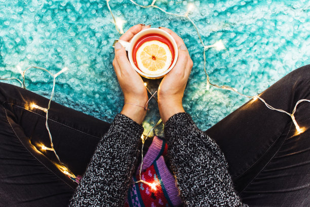 下午茶在床上的照片图片下载