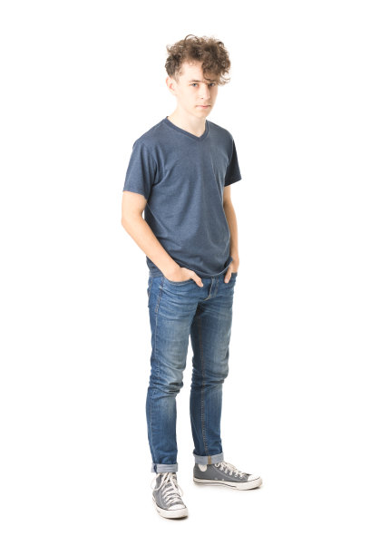 12岁男孩孤立在白色全身图片图片下载