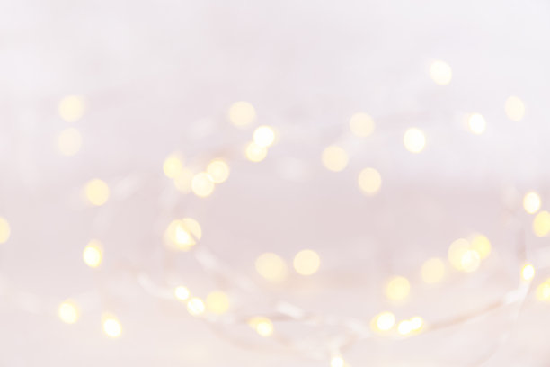 白色背景与散景灯。圣诞贺卡和新年贺卡图片下载