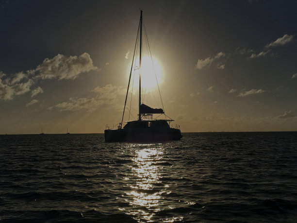 艾略特岛日落双体船图片下载