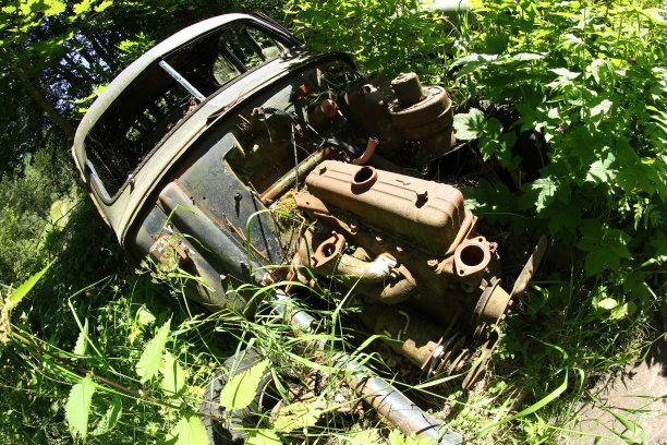 汽车变成了残骸图片下载