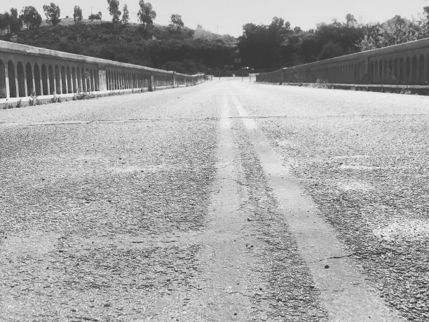 废弃的桥图片下载