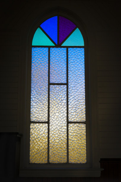 古董彩色玻璃窗。图片下载