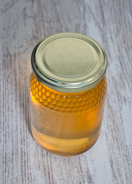 带蜂窝盖的蜜罐图片下载