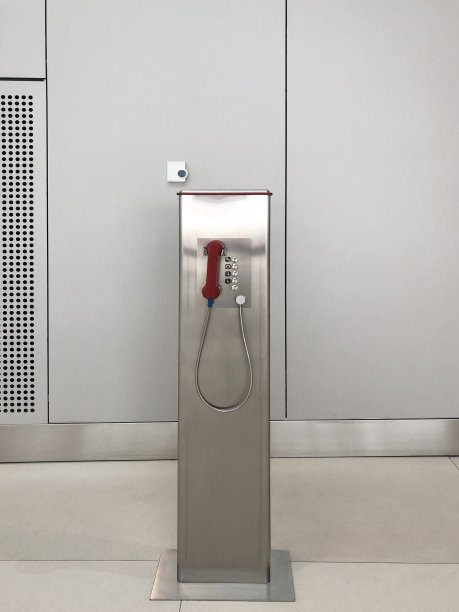 机场候机厅的电话亭图片下载