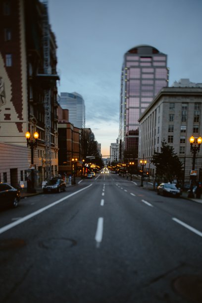 黑暗的城市天际线图片下载