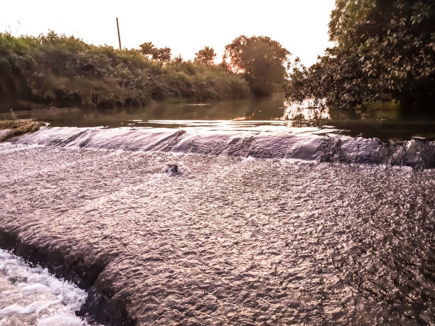 落日和风景。图片下载