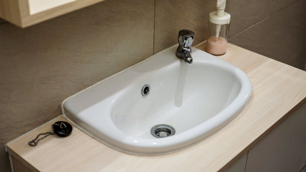 浴室与沉图片下载