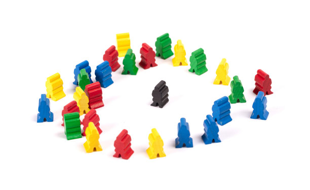 木卒休闲游戏人物-孤立白种人背景，社会观念，移民问题图片下载