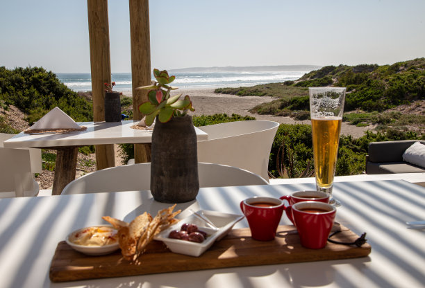 海边的午餐和早餐图片下载