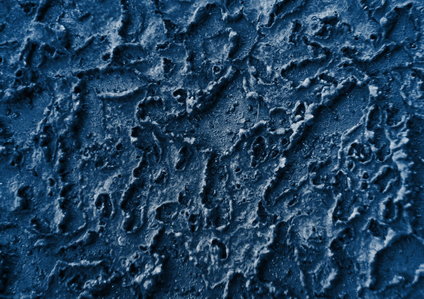 旧裂的红色墙。图片下载