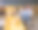 一位女老师在教室里挣扎着从一张小椅子上站起来。图片下载