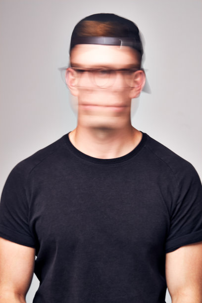 面部扭曲的人的概念照片表明了心理健康问题图片下载