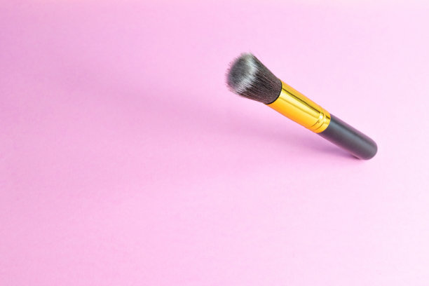 化妆刷粉。绘制化妆品孤立在勒克斯图片下载