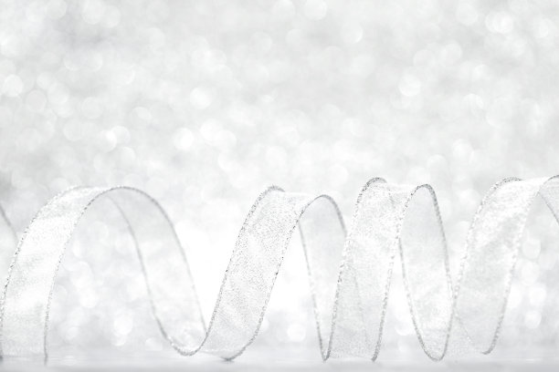 银色带礼物图片下载