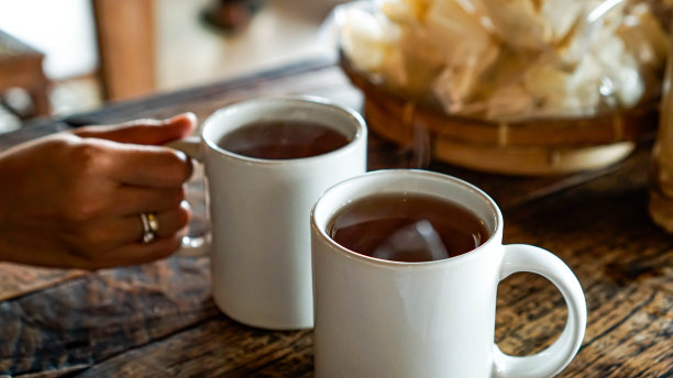 两杯热茶图片下载