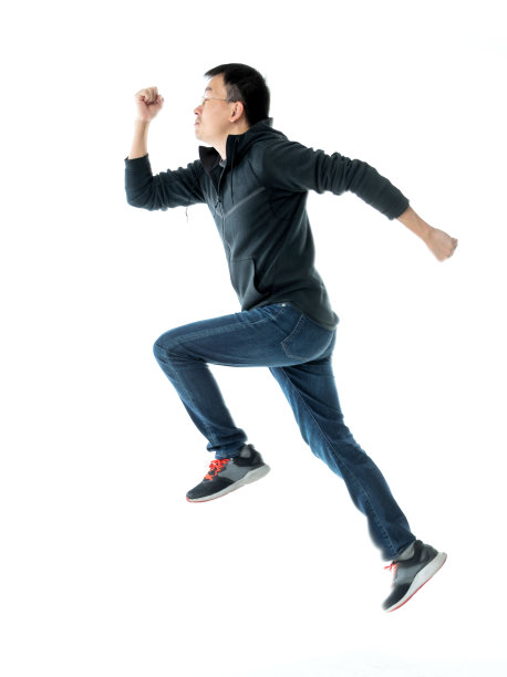 在白色背景上奔跑的男人图片下载