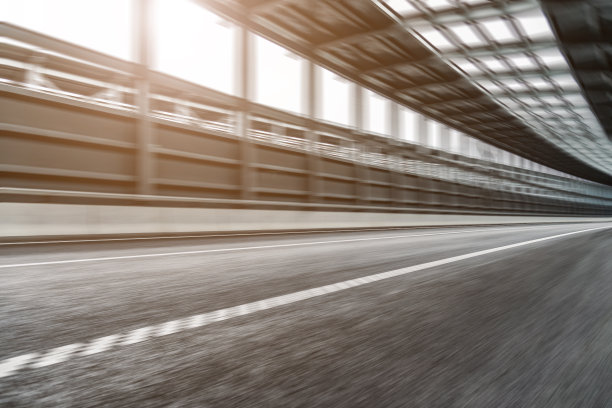 阳光下的内城公路图片下载