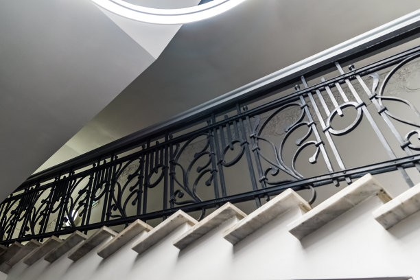 带有楼梯把手的现代楼梯图片下载