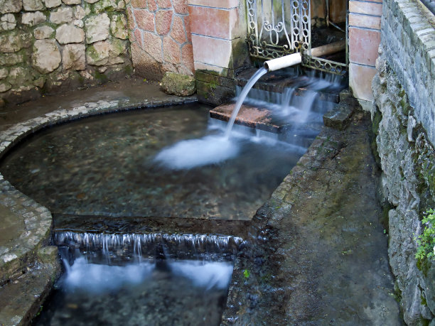 温泉矿泉水源图片下载