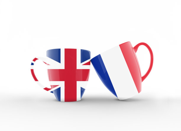 英国和法国国旗上的咖啡杯和庆祝图片下载