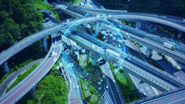 交通和技术概念。物联网(IoT)。通信网络。素材图片