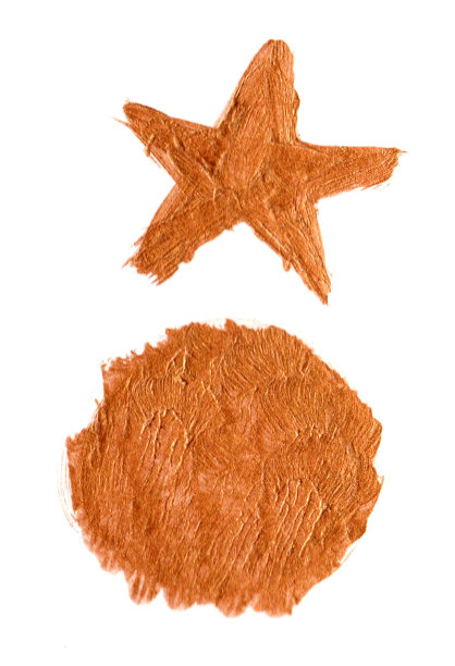 水彩刷金色星星和斑点孤立的白色背景。图片下载