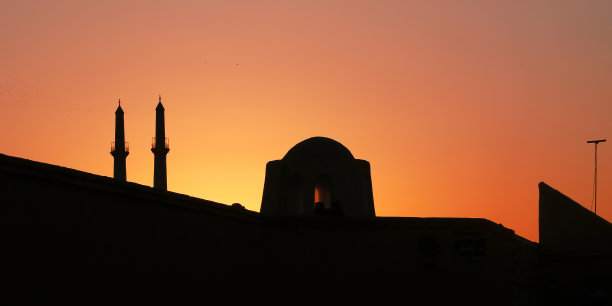 日落时分的古老波斯城市亚兹德，古伊朗图片下载