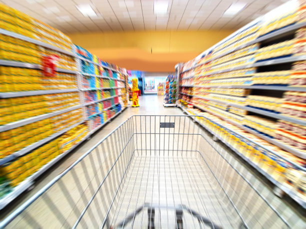 超市里的购物车图片下载