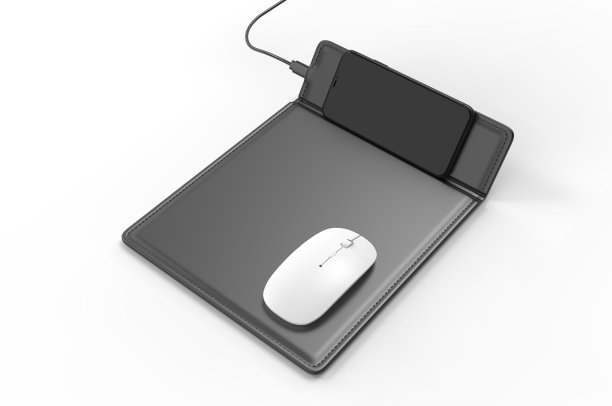 空白无线充电鼠标垫与电脑鼠标用于品牌或设计展示。3 d渲染插图。图片下载