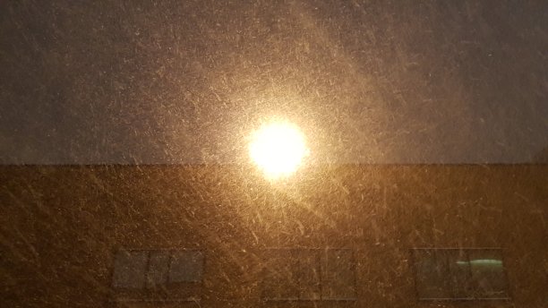 光通过雪图片下载