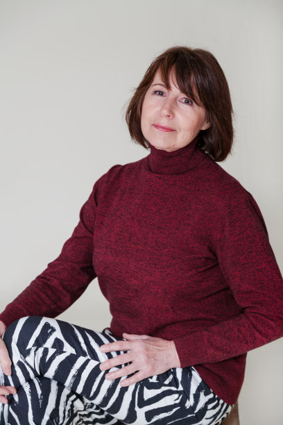 年龄的自然美。老妇人肖像图片下载