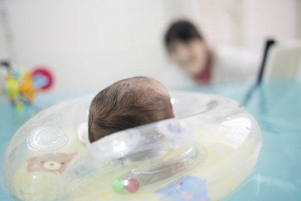 婴儿水疗图片下载