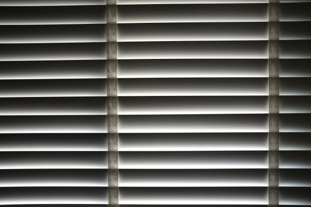 窗帘的光和影图片下载