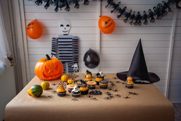 准备吃万圣节纸杯蛋糕了图片下载