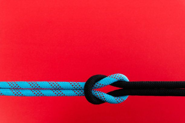 暗礁结在红色的背景上图片下载