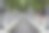 一条穿过绿色田野的路图片下载