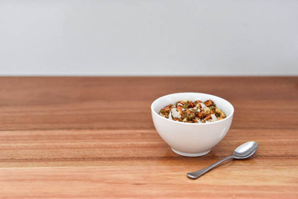 混合格兰诺拉麦片，坚果，种子和干果图片下载